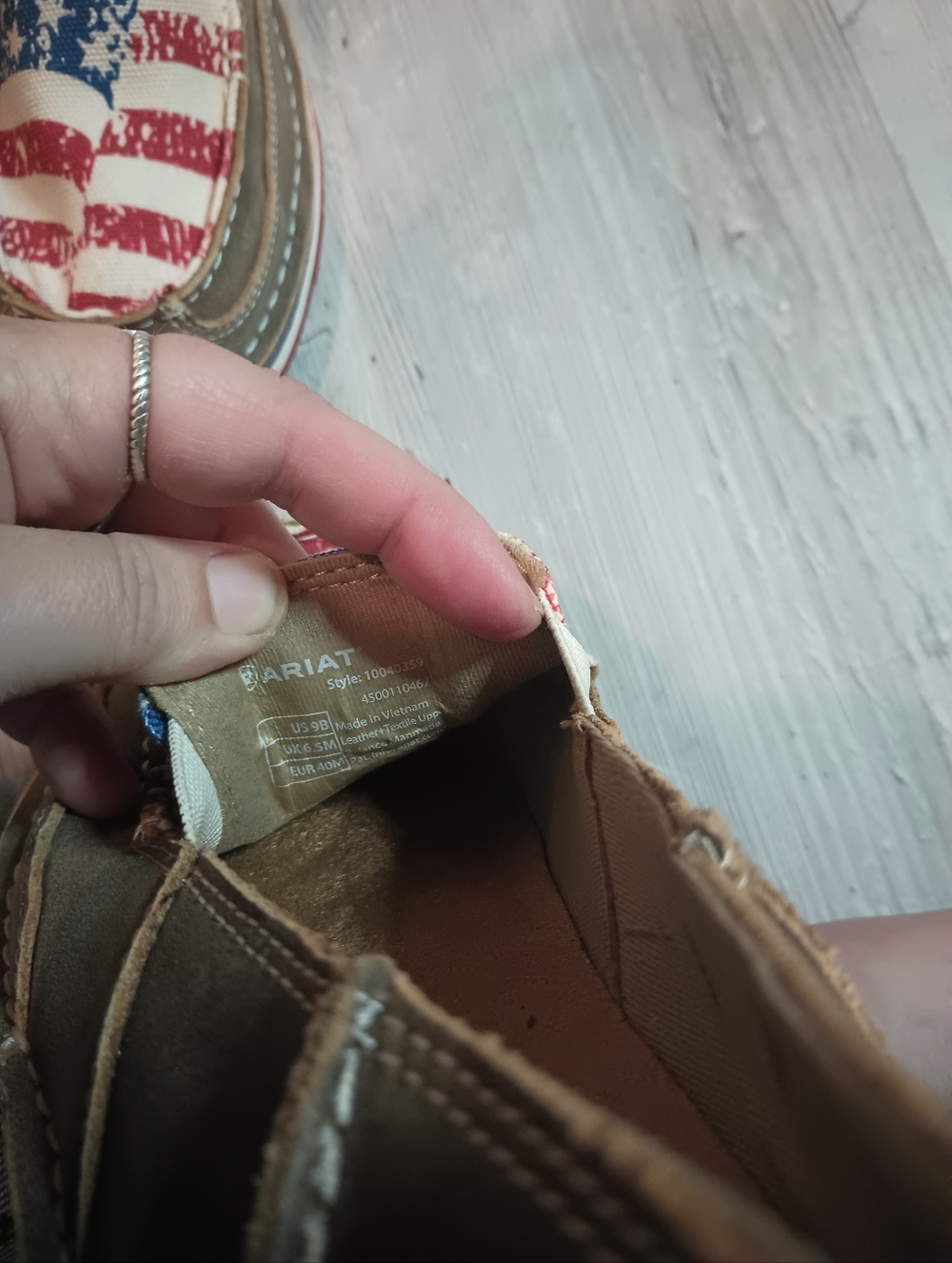 Ariat - Picture 3 of 11